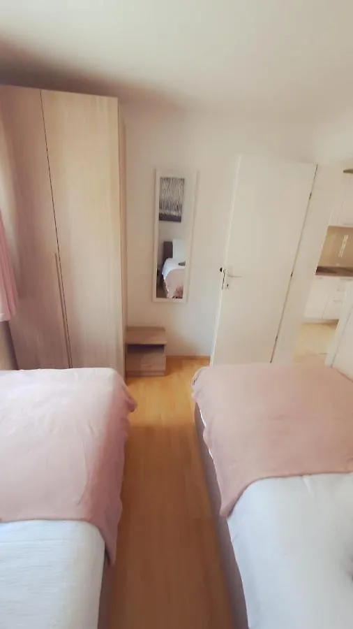 Two Bedroom Apartment Bambi Vir