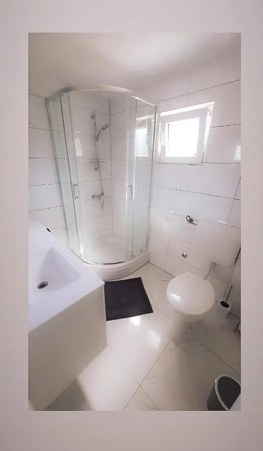 Two Bedroom Apartment Bambi Vir