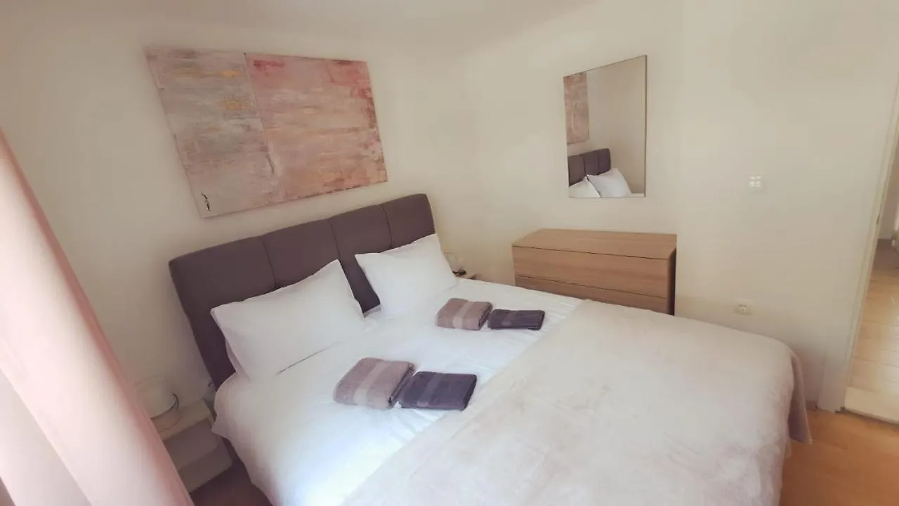 Two Bedroom Apartment Bambi Vir