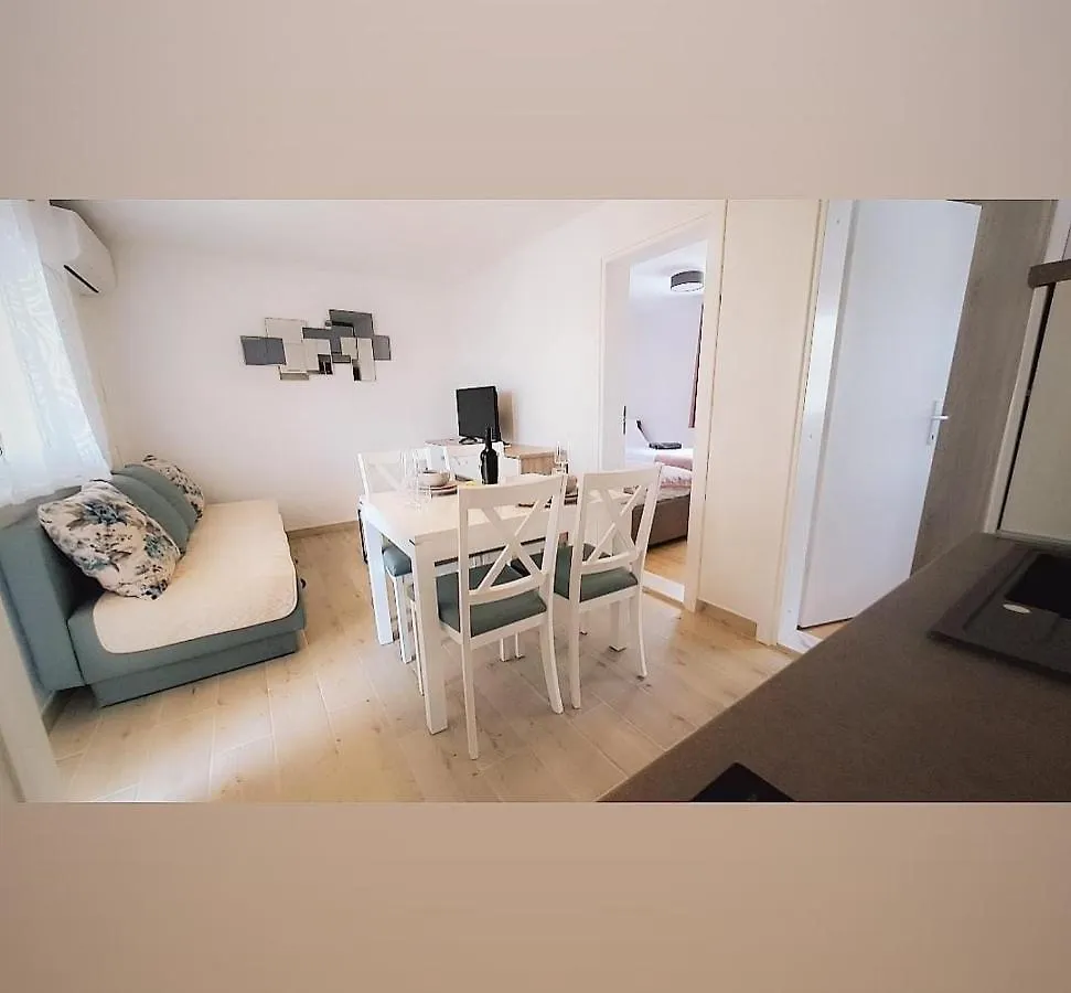 Two Bedroom Apartment Bambi Vir