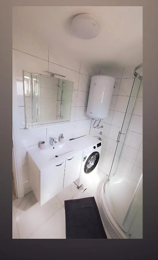 Two Bedroom Apartment Bambi Vir 0*,